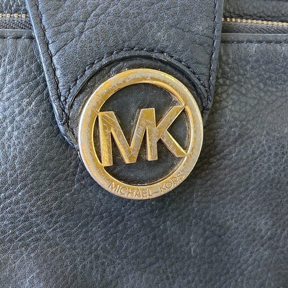Michael Kors Fulton crossbody bag small black pebbled leather gold logo - Picture 7 of 12